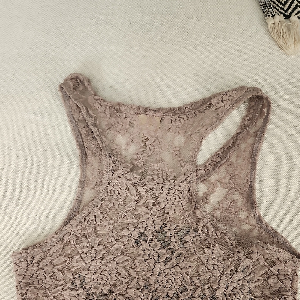 Daytrip Lace Tank Top with Black Cross - Picture 4 of 7